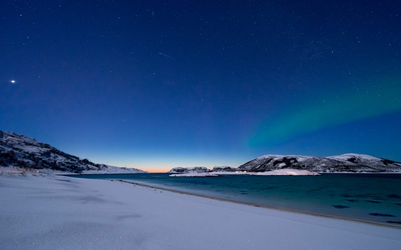 What do the Northern Lights actually look like? Wandering Owl has the answer.
