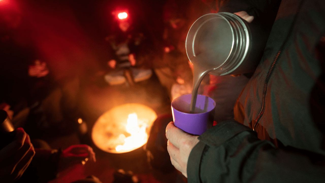 8deef59d28d240aba22f15bdb3c06e4019_lg Aurora Hunt